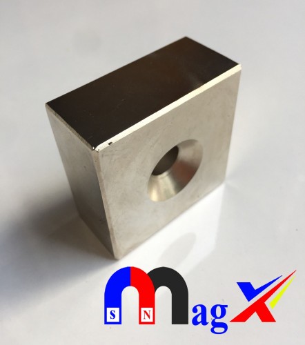 Nam châm đất hiếm...